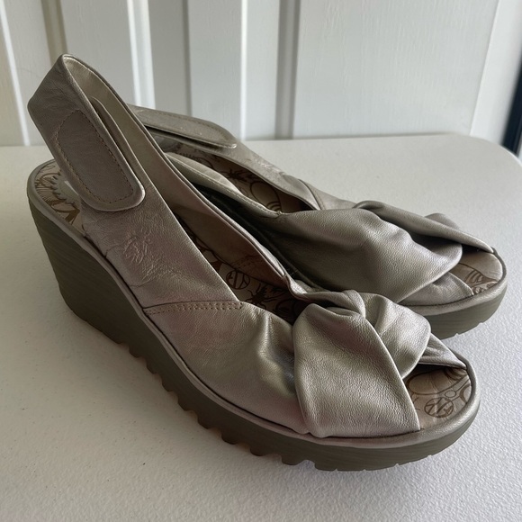 Fly London Yakin champagne leather wedge - Picture 1 of 9